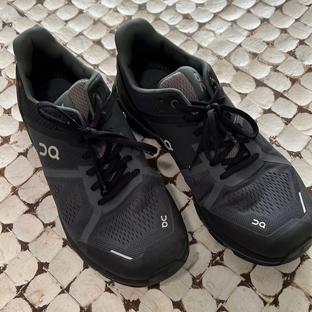 On Running Cloudace | Like New - image 1